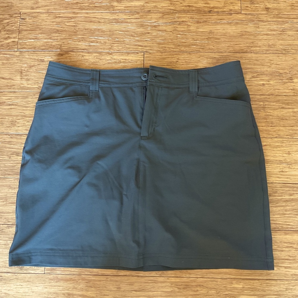 Eddie Bauer gray skort